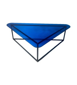 Demir Ayaklı Üçgen Pleksi Orta Sehpa Kiralama 47x158x116