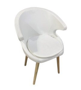 Ahşap Ayaklı Deri Kolçaklı Sandalye Kiralama