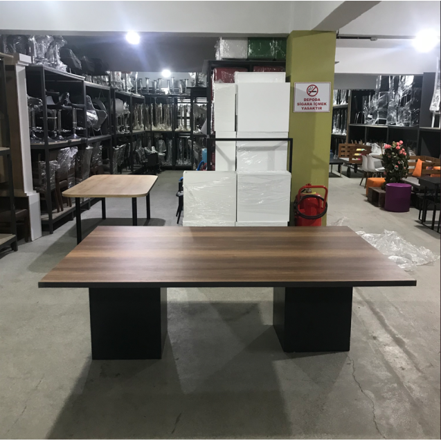 Ahşap Toplantı Masası