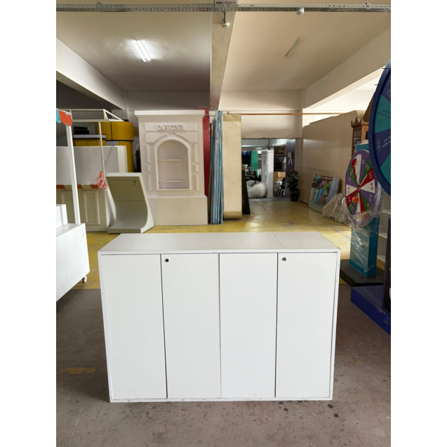 Modern Beyaz Konsol - 4 Kapaklı Geniş Depolama Dolabı